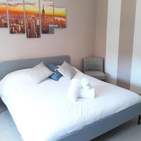 Stanza Vacanza Confortevole in appartamento ad un passo dal mare Vallecrosia Esterno foto